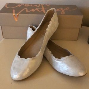 Crown Vintage silver flats Wesleyan Size 7